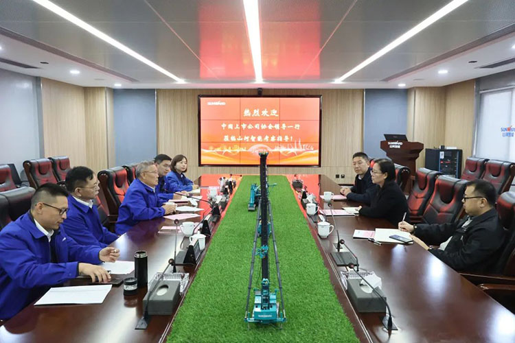 中国上市公司协会党委委员、副秘书长刘翠兰一行调研人生就是搏智能