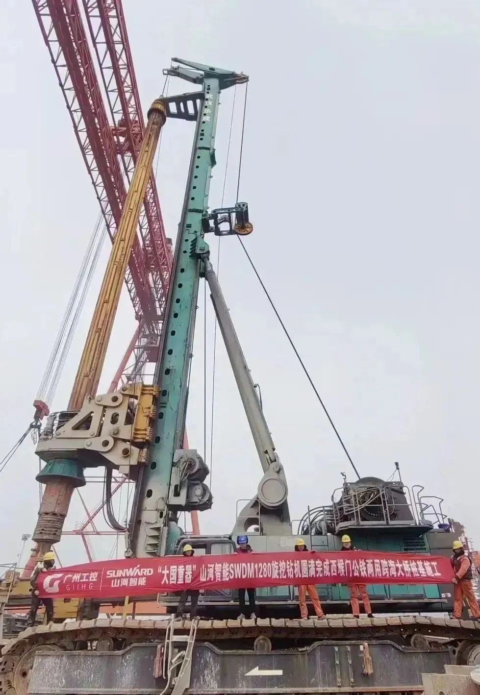 全面得胜!人生就是搏智能超等旋挖钻机圆满实现甬舟铁路西堠门公铁两用大桥桩基施工工作