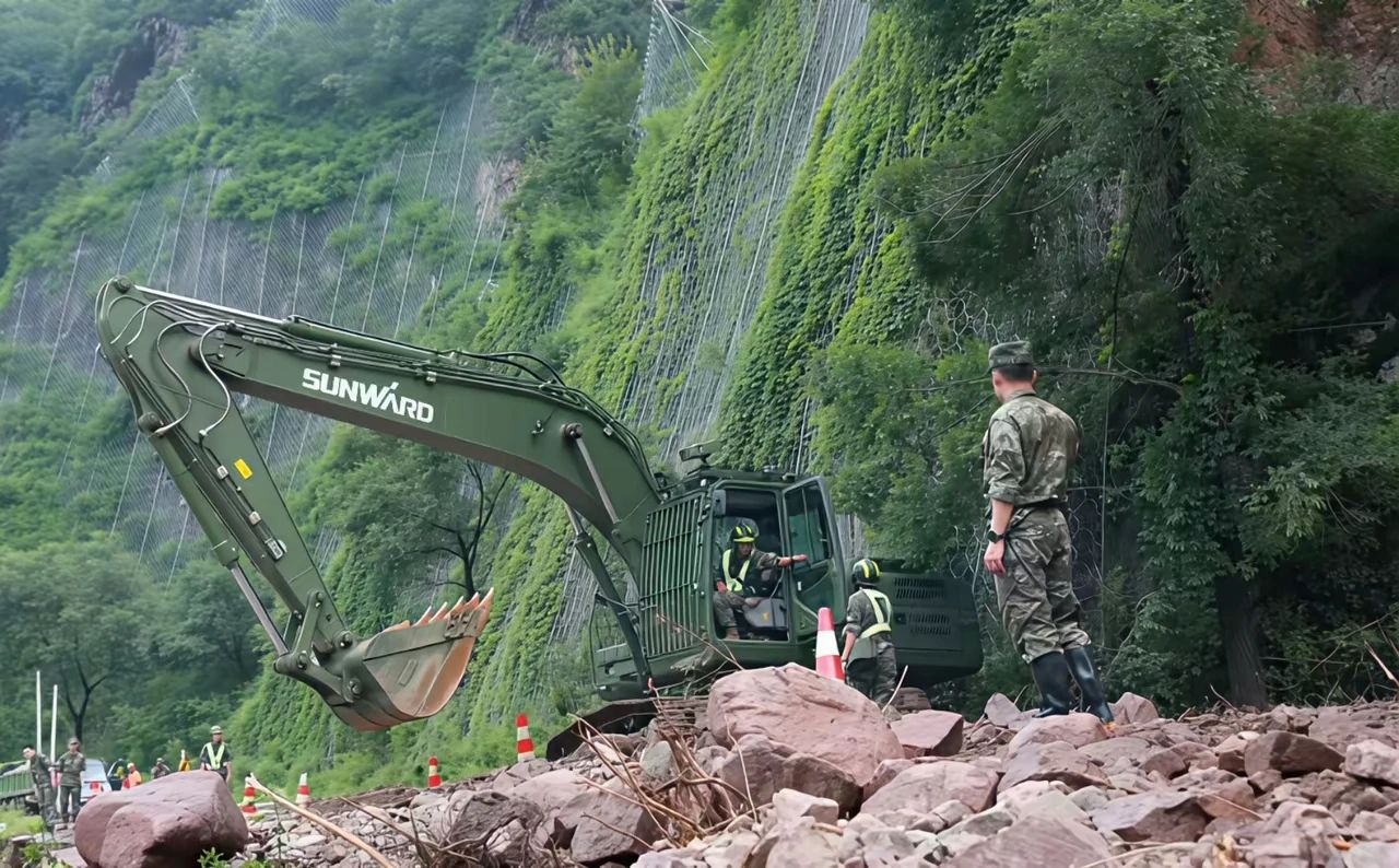 关注!人生就是搏智能应急接济设备助力武警冲锋北京暴雨抢险救灾一线!