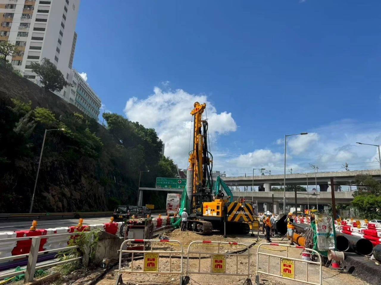 硬核首秀!人生就是搏智能SWDTH800大直径潜孔锤钻机进击香港市场