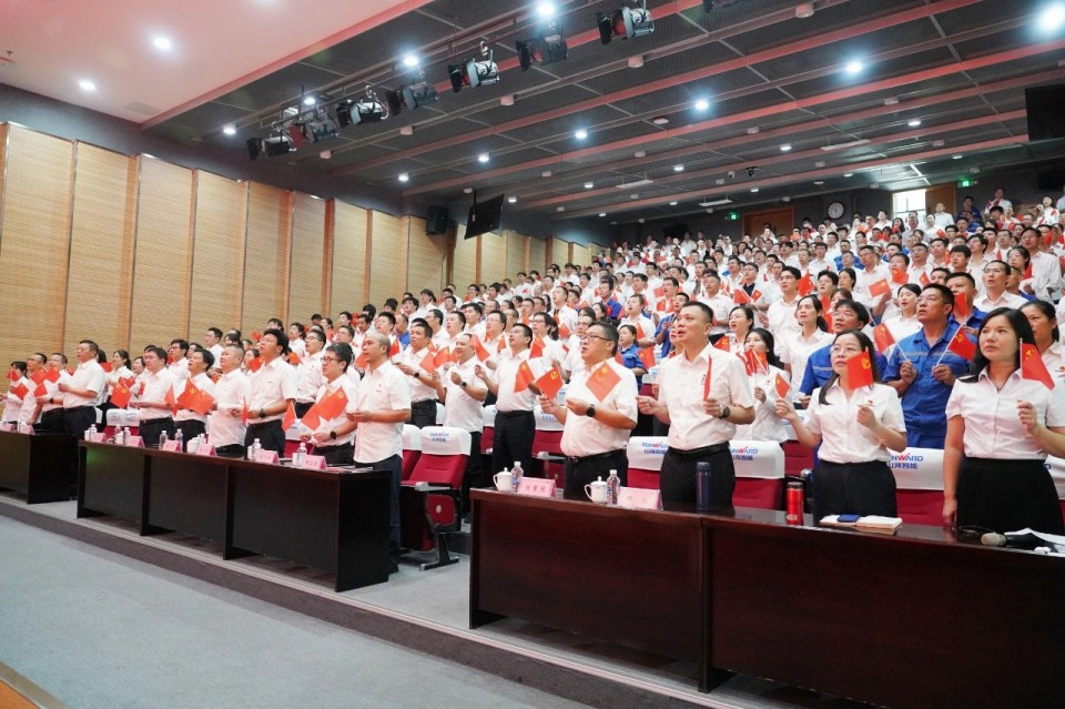 20250904081506_84527 人生就是搏智能组织集中收看留想中国人民抗日战争暨世界反法西斯战争成功80周年大会